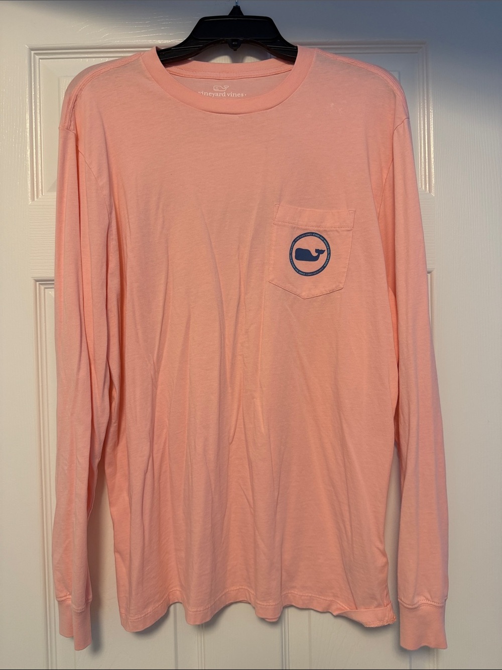 Vineyard Vines Men's Long-Sleeve Pocket Tee in Light Pink with Navy Logo